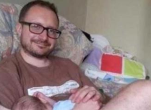 Muž poslal svojej matke FOTO so synom: Tá si ale všimla hrozný detail! Vidíte to tiež?