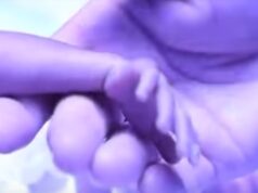 Sestrička odfotila bábätko hneď po pôrode. Nikto ale netušil, že mama za pár rokov urobí toto!