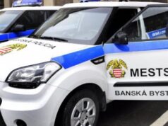 AKTUALIZOVANÉ Policajti opäť prichytení v službe. Nemajú čo robiť?