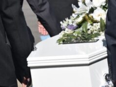 Objavila sa na vlastnom pohrebe, ktorý organizoval jej manžel. Myslel si, že vidí ducha…