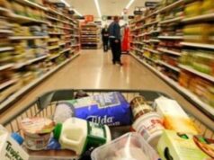 Dnešný zážitok zo SUPERMARKETU: Ľudia v rade sa mlčky zastavili a stalo sa niečo, čo sa dnes pri pokladni vidí len zriedka!