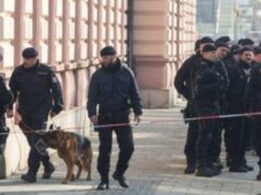 Policajti našli v byte mŕtvu matku s dvojčatami: Rodina vyhladovala!