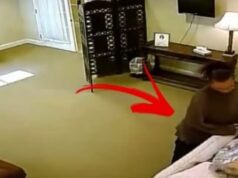 Jej mamička ležala v rakve. Keď uvidíte, čo zachytila kamera, stratíte reč
