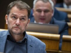 Matovičova výstraha: Ak sa nezaočkujete, budete naďalej nosiť rúška a zo Slovenska možno nevycestujete!