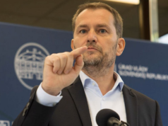 VIDEO: Útok na Matoviča v parlamente: Matovič dostal pohárom vody do tváre!